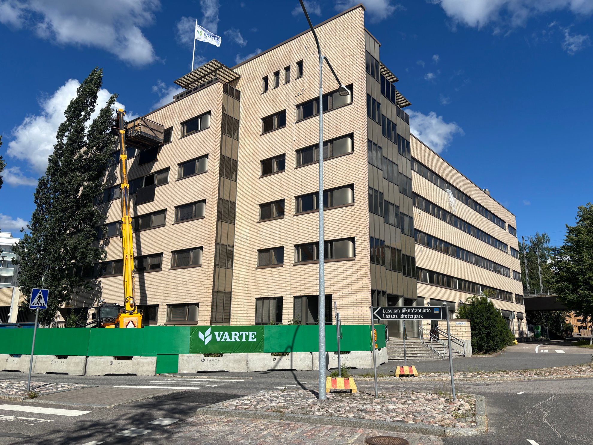 Varte peruskorjaa toimistokiinteistön hoivatiloiksi Helsingissä